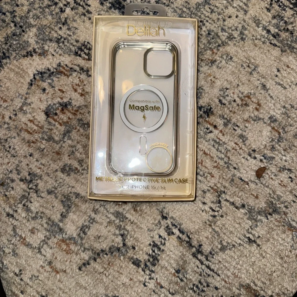 Color champagne Elila Metallic light gold Case for iPhone 15/14